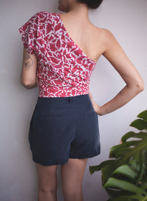Paloma one shoulder top in Hibiscus